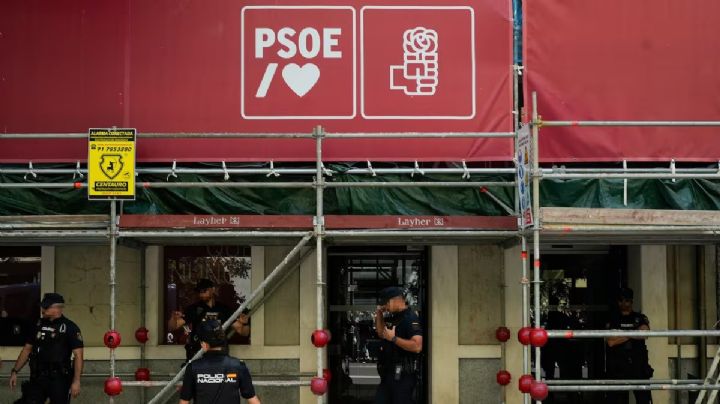 ¿Por qué la Guardia Civil española registró la sede del PSOE, partido de Pedro Sanchez?