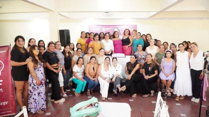 Ayuntamiento de San Andrés Tuxtla celebra el amor y dedicación de las madres sanandrescanas