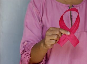 La vacuna de una sola dosis que busca borrar un tipo de cáncer del mapa