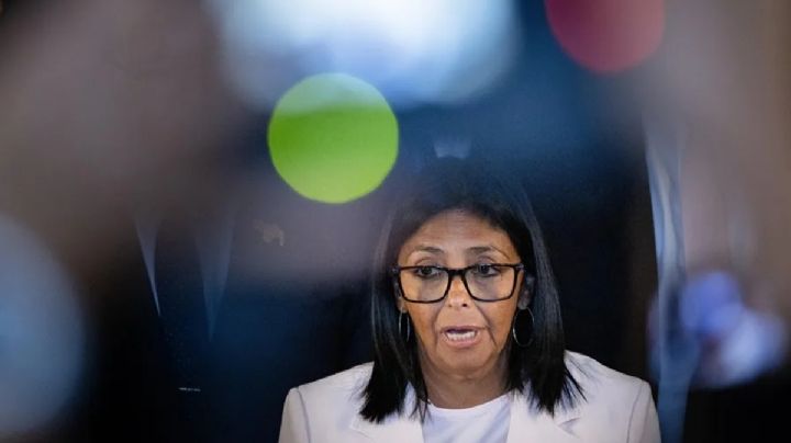 Trump frena investigaciones contra Delcy Rodríguez, revela AP