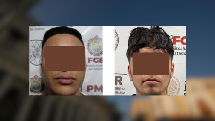 Caen 2 hombres en Xalapa por colgar lonas de la delincuencia en puentes peatonales