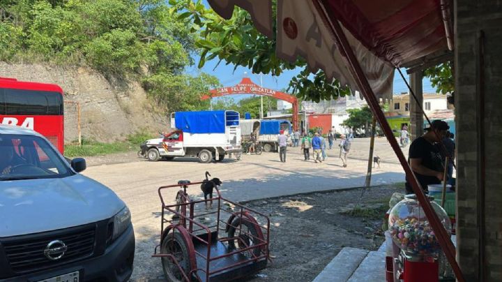 Pobladores de San Felipe Orizatlán retienen a funcionarios en exigencia de obras públicas