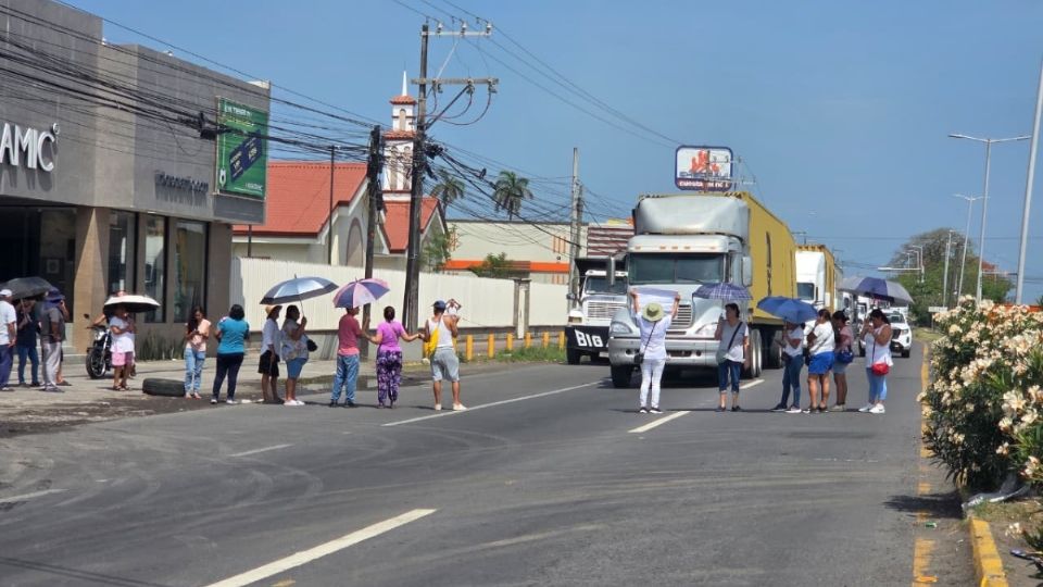“Nos dejaron sin transporte”: vecinos de Palma Real denuncian problemas con la ruta de camión Tejería-Puente