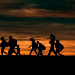 Triángulo de fuego: política, precariedad y desesperación humana dentro de la crisis migratoria