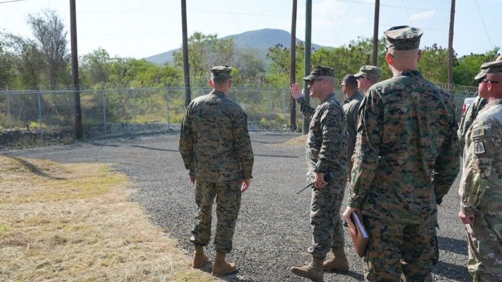 Comando Sur de EU llega a Guantánamo; se entrevista con militares del régimen cubano