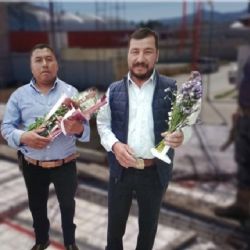 “Con nuestras manos levantamos ciudades”: albañil celebra el Día de la Santa Cruz