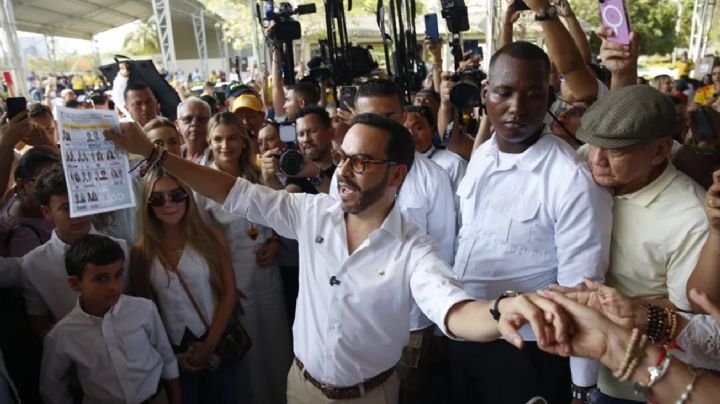 Izquierda y ultraderecha chocarán en segunda vuelta en Colombia tras polémica electoral