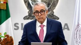 Foto que representa a Rubén Rocha Moya no tiene fuero desde que aprobaron su licencia