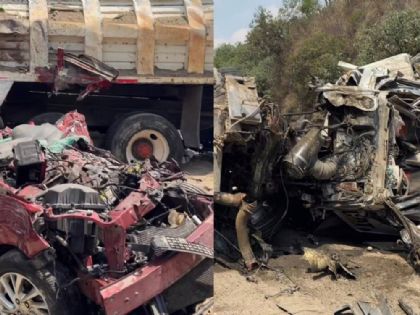 Camión de carga vuelca y aplasta a auto en Naucalpan