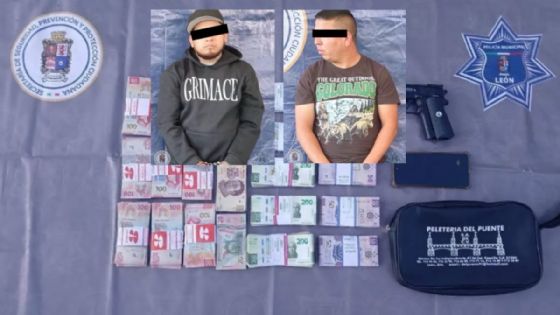 Salió de un banco en León y le robaron 250 mil pesos; sus dos asaltantes fueron detenidos