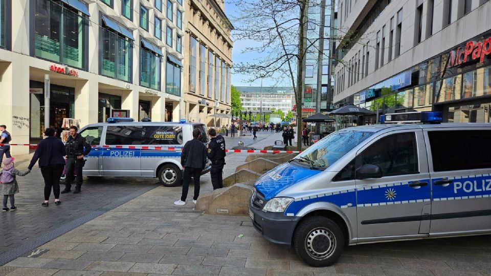 Varias personas resultaron lesionadas tras el atropellamiento de un auto en Alemania.