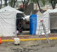 Ambulantes dañan explanada que costó a Pachuca 5.6 millones de pesos