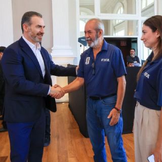 Presenta Adrián de la Garza al Comité de FIFA acciones con miras al Mundial