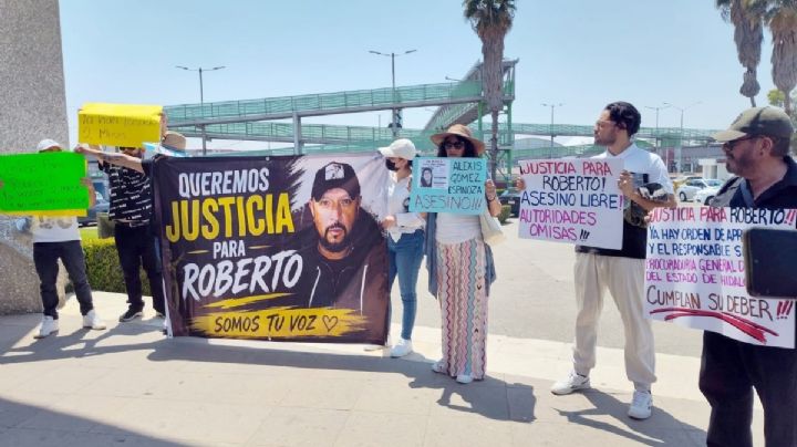 Familia de Roberto exige captura de presunto homicida; sigue libre tras apuñalarlo en bar