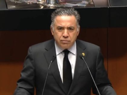 Enrique Inzunza elude dar la cara en el Senado; su hija, asesora de Morena