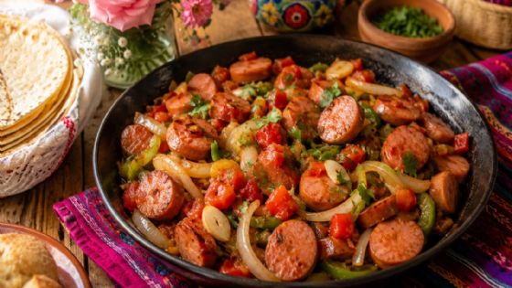 Día de las madres: ¿cómo preparar unas salchichas a la mexicana caseras, baratas y rápidas?