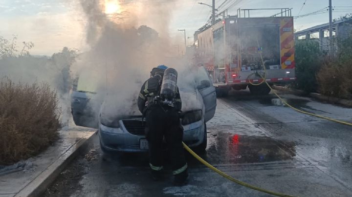 Se incendia camioneta en El Venado; reportan solo daños materiales