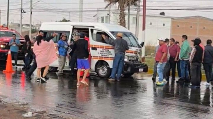 Chocan combi y camioneta en Pachuca; hay más de 10 heridos; unos graves | FOTOS