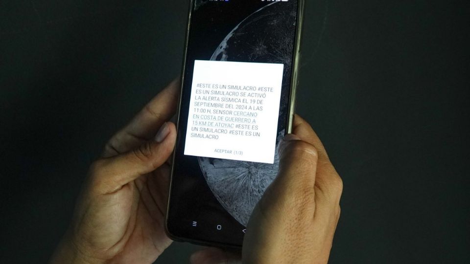 De acuerdo a lo comunicado por las autoridades federales, todos los teléfonos recibirán el alertamiento de sismo en tiempo real, aunque no estén registrados