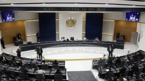 Partido de Bukele en El Salvador debilita a la oposición en el Congreso