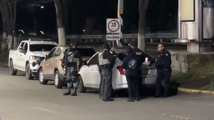 Indagan causa de la muerte de un hombre a bordo de patrulla en Tlalnepantla, Edomex