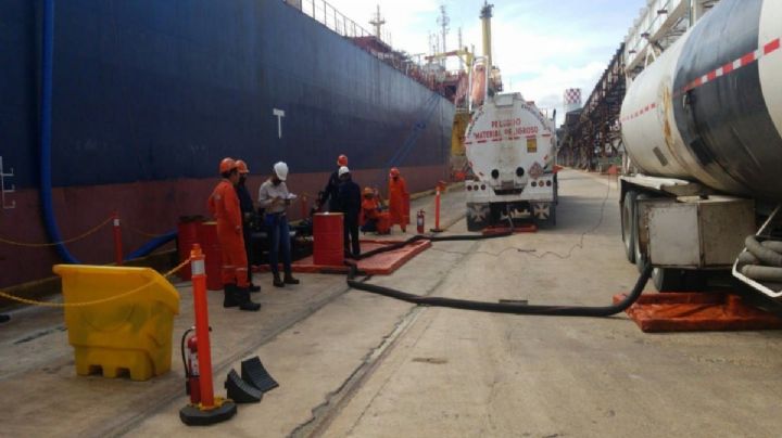 Autoridades decomisan más de un millón de litros de hidrocarburo en Reynosa; hay dos detenidos