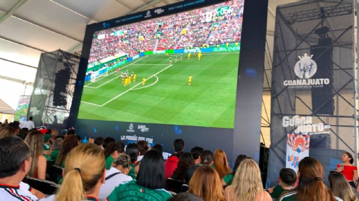 Plaza Expiatorio: Un "templo" al fútbol durante el Mundial