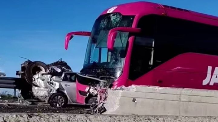 Autopista México-Puebla: cerrada la circulación por choque múltiple entre tráiler, autobús y autos