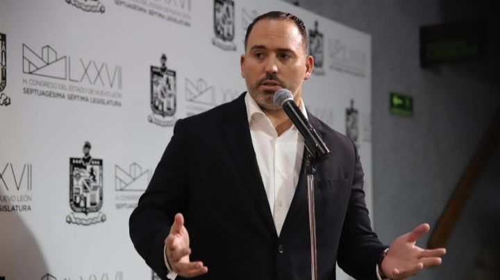 Renuncia coordinador de Morena a bancada en Congreso de NL