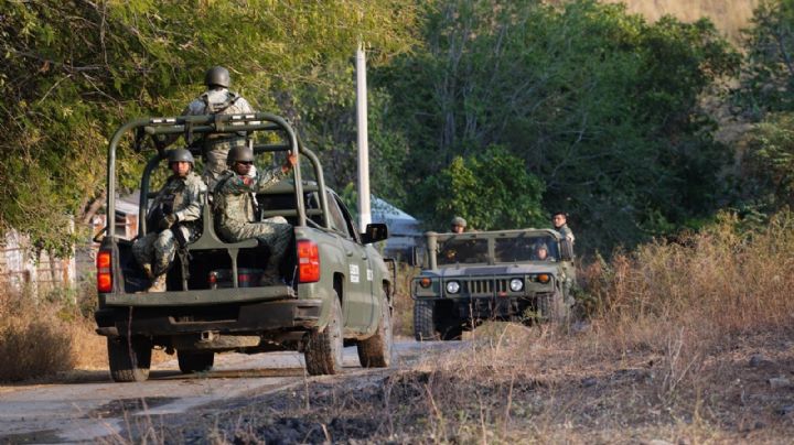 Graves, tres militares tras estallido de explosivo terrestre activado por el CJNG, en Chinicuila
