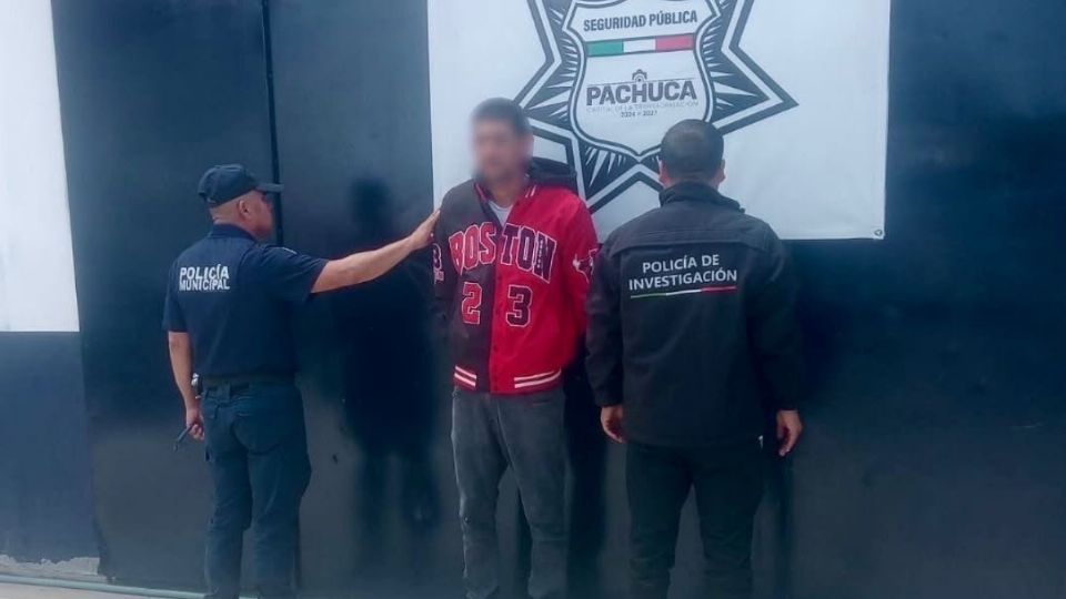 La detención ocurrió sobre el bulevar del Minero, en la colonia Campo de Tiro, luego de que agentes municipales realizaran una intervención debido a que el sujeto presuntamente alteraba el orden público.