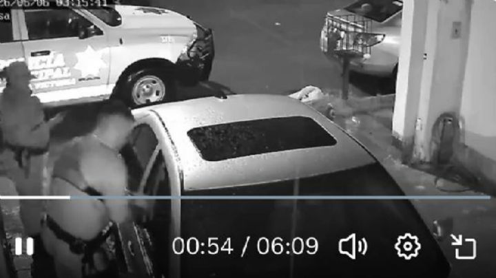 Los grabaron robando: dos policías de Silao y ya los vincularon a proceso