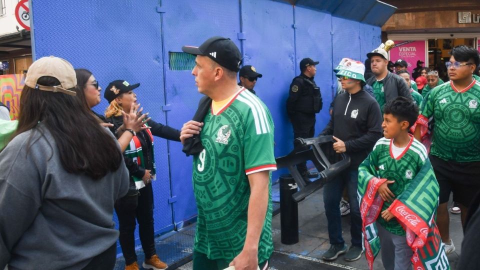 Aficionados burlan filtros de seguridad para acceder al Fan Fest