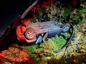 Registran volcadura nocturna en bulevar Las Torres