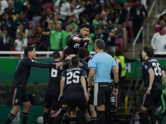 El "Piojo" Alvarado hace historia con la selección con dos triunfos consecutivos