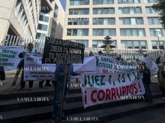 Jubilados de Pemex y CFE acusan a jueces de frenar amparos contra recortes a pensiones
