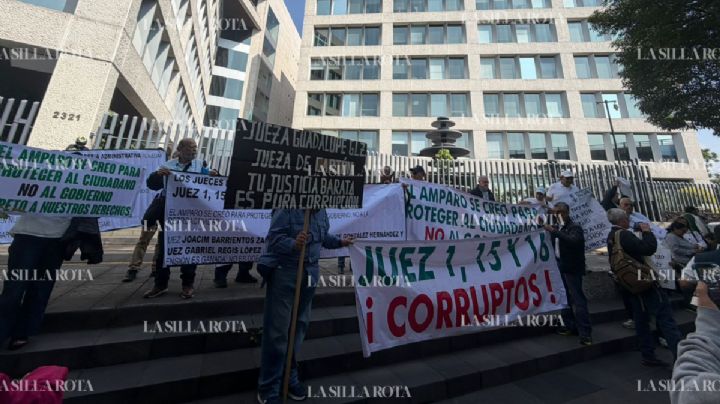 Jubilados de Pemex y CFE acusan a jueces de frenar amparos contra recortes a pensiones