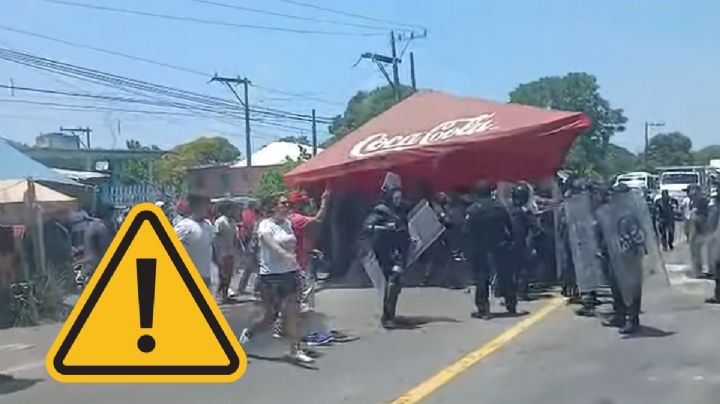 Policías desalojan bloqueo de mototaxistas en la carretera Xalapa-Veracruz