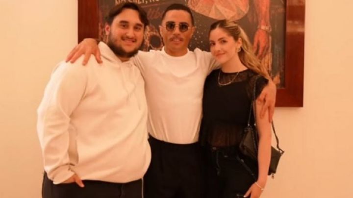 Captan a hijo de AMLO en inauguración del restaurante de "Salt Bae" en la CDMX