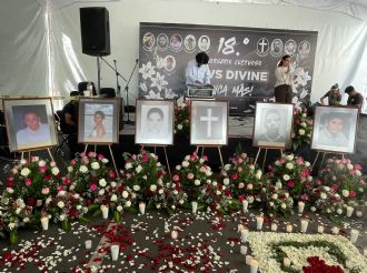 Conmemoran 18 años de tragedia del News Divine; reinstalan antimonumento
