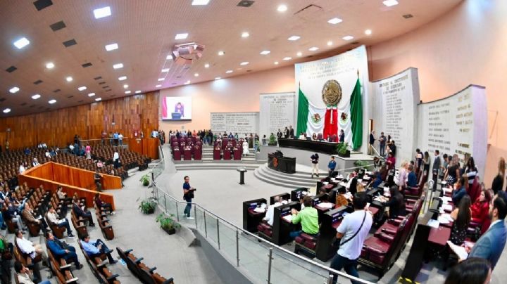 Congreso de Veracruz revisa contrataciones de familiares de 2 diputados en la nómina