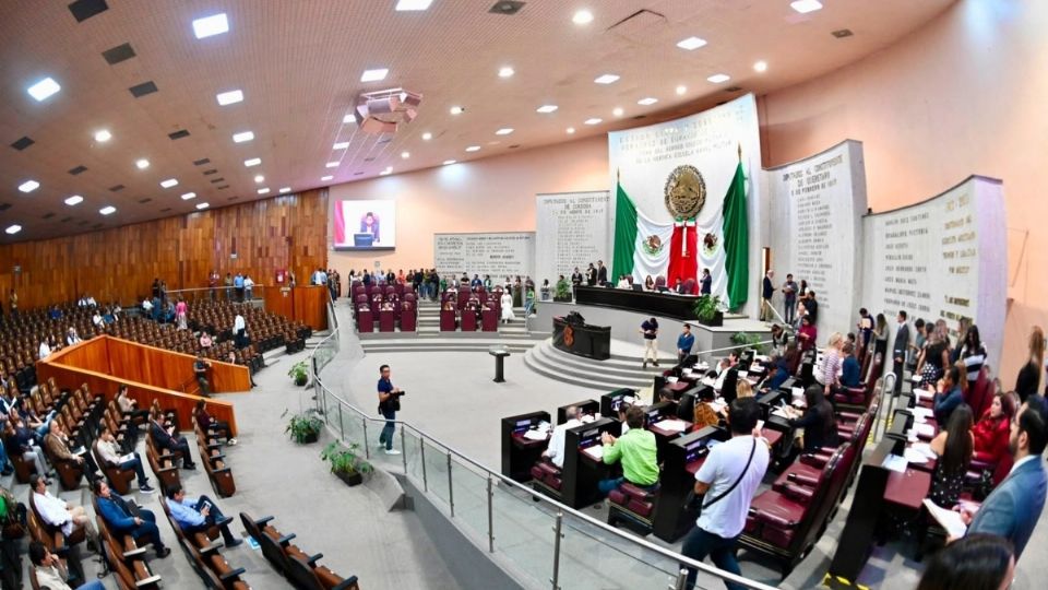 Revisan 2 casos de familiares de diputados en la nómina del Congreso de Veracruz