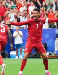 Foto descriptiva de: Portugal vence a Uzbekistán con doblete incluido de Cristiano