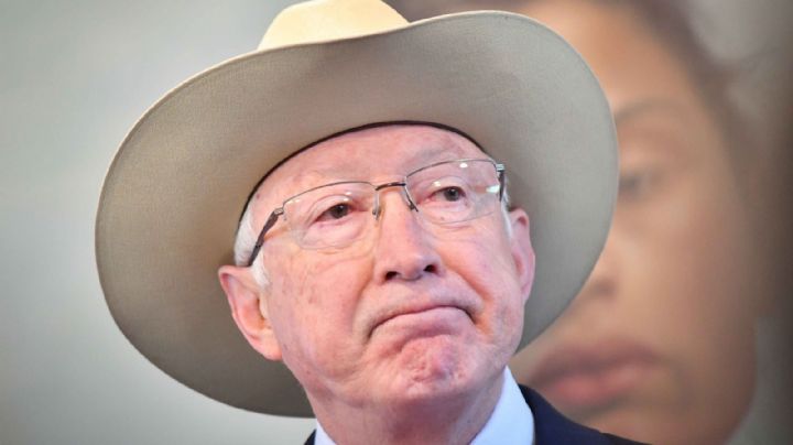Ken Salazar: ¿de parte de quién?