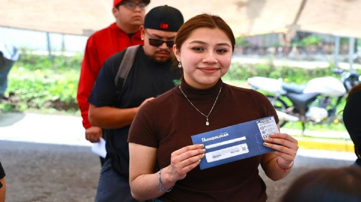 Más de mil 300 jóvenes de Huixquilucan reciben monederos electrónicos para apoyar sus gastos diarios