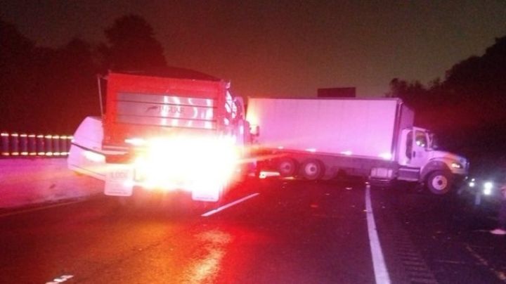 Choque de tráileres cierra la autopista México-Cuernavaca rumbo a CDMX