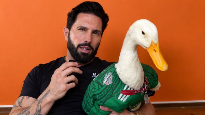 Poncho de Nigris critica a la familia del Pato Merlín; ofrece medio millón de pesos por él