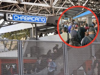 Caos en Línea 2 del Metro de CDMX, desalojan usuarios tras entrega de estaciones por remodelación