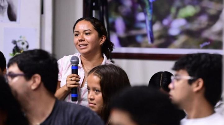 OPLE Veracruz imparte cursos a estudiantes de la Universidad de Xalapa para fortalecer la democracia