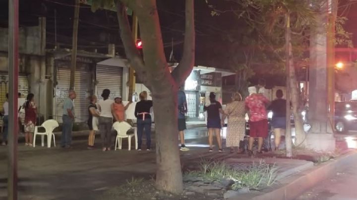 Cerrada la avenida JB Lobos de Veracruz: vecinos urgen atender cortes de luz